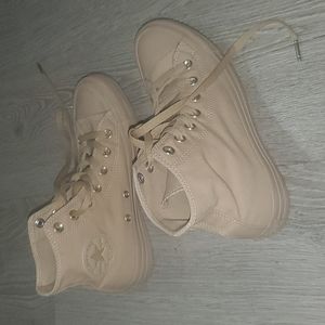 Monochrome Beige Converse